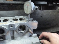 旧車の修理・レストアの修理事例：シリンダーヘッド面研磨