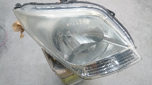 ライト・テールレンズの修理事例：ヘッドライト　クリア塗装