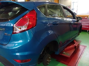 カーナビ・オーディオ取付けの修理事例：タイヤ持込交換