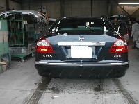自動車保険を使った修理の修理事例：シーマ後部損傷