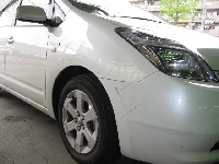 自動車保険を使った修理の修理事例：フロントバンパー・フェンダーのスリキズ