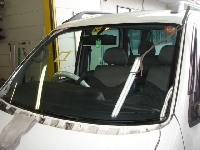 自動車保険を使った修理の修理事例：フロントガラスの割れをお得に交換！