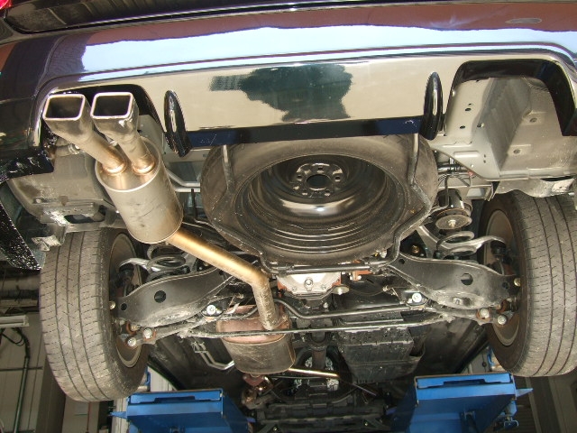 車の修理事例と修理費用 ニッサン エルグランド修理箇所で見るマフラー 排気系 E51エルグランド シングル デュアルへマフラー 加工製作 No 1410車修理のリペアナビ