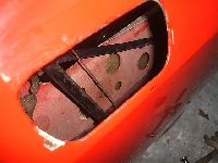 旧車の修理・レストアの修理事例：ドア　アウターハンドル部の形のゆがみ直し