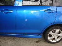 自動車保険を使った修理の修理事例：左側リアドア　鈑金塗装