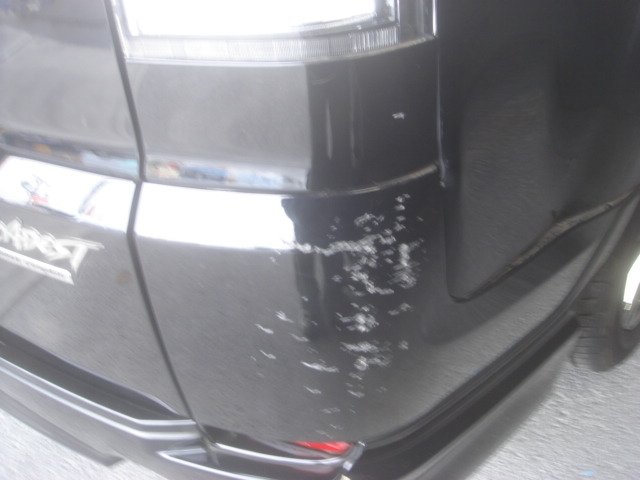 車の修理事例と修理費用 三菱 デリカ修理箇所で見るバンパー ボンネット 部品交換なしでキレイに直す事例 第2弾 No 1938車修理のリペアナビ