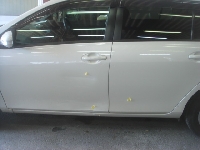 自動車保険を使った修理の修理事例：左ドアのガッツリ凹みを、保険修理でスッキリ！