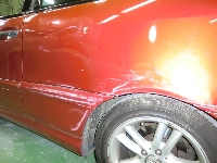 外車の修理・メンテの修理事例：左リヤフェンダー凹み（大）修理