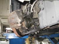 外車の修理・メンテの修理事例：車検時の追加発生修理（パット・シャフトブーツ交換）