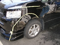 自動車保険を使った修理の修理事例：黒い車もピカピカに仕上がります。