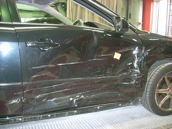 車の修理事例と修理費用 マツダ アテンザワゴン修理箇所で見るドア フェンダー マツダ アテンザ ワゴン フレーム修正 板金塗装 1 No 2343車修理 のリペアナビ