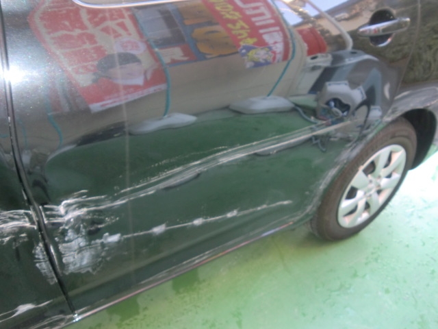 車の修理事例と修理費用 トヨタ ウィッシュ修理内容で見る小さなキズ ヘコミ 左フロントドアからリヤクォーター交換 No 2754車修理のリペアナビ