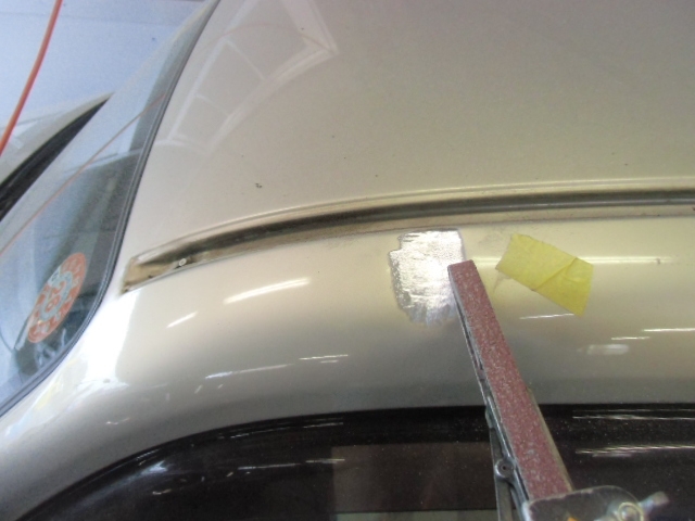車の修理事例と修理費用 ダイハツ ムーヴ修理内容で見る小さなキズ ヘコミ 大雪でカーポートが屋根を直撃 No 2806車修理のリペアナビ
