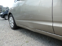 自動車保険を使った修理の修理事例：左フロントドア〜ステップ損傷