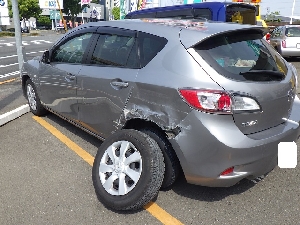 自動車保険を使った修理の修理事例：左側面の修理です。
