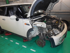外車の修理・メンテの修理事例：ウインドウォッシャー出ず　ウォッシャーモーター取替