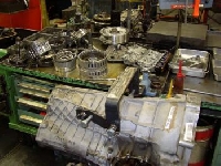 エンジン・ミッション周りの修理事例：AT(ZF 5HP24A)のリビルト（脱着含）