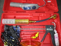 エアコン修理・電装関係の修理事例：エアコンガス漏れ点検作業