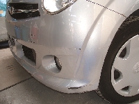 事故などの損傷時の修理事例：フロントバンパーすり傷修整塗装