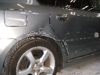 事故などの損傷時の修理事例：右ドア　クォーター　鈑金塗装