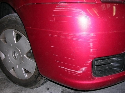 バンパーの擦り傷 交換するか 修理するか お役立ち情報 自動車 修理の情報サイト リペアナビ