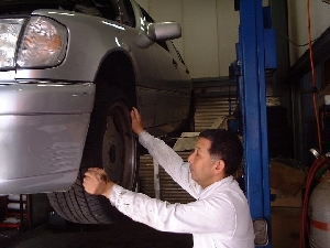 旧車メンテナンスの中野自動車